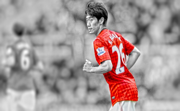 JR在骑士夺冠10年聚会上骚气舞动，身后还两位性感女郎